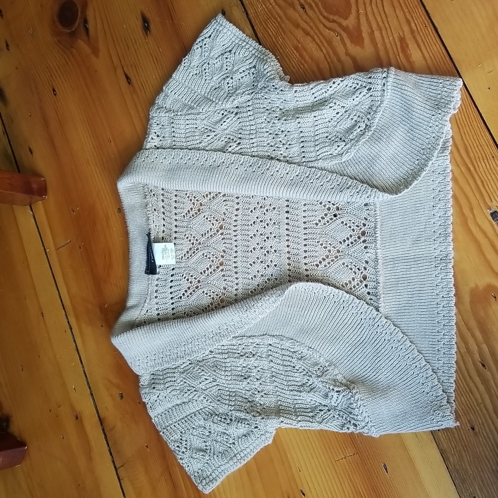 Junior's crop sweater